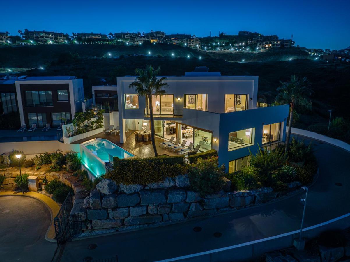 Vacation Marbella I Villa Paraiso The View, Infinity Heated Pool, Sea View, 24-7 Security, Golf Courses Estepona Esterno foto